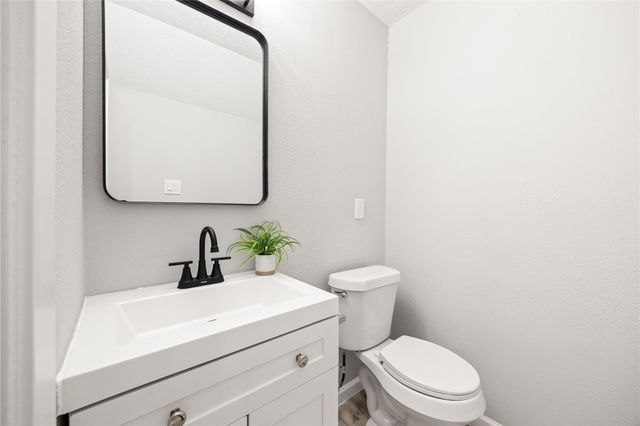 1915 Leander, San Antonio, TX 78251