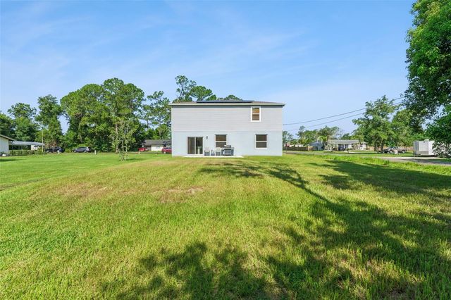 1995 5TH AVENUE, Deland, FL 32724