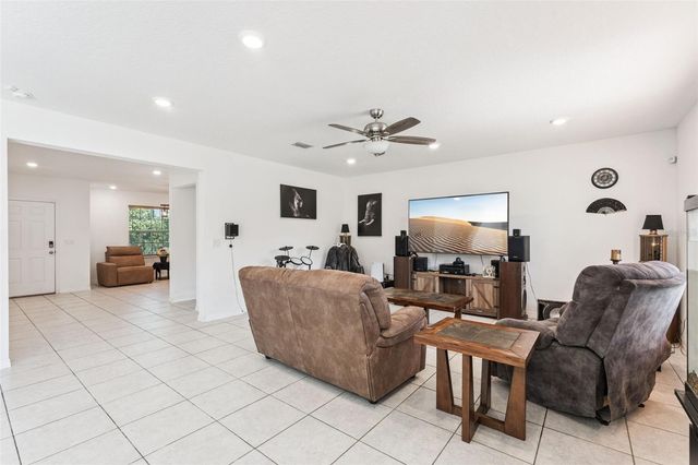 1995 5TH AVENUE, Deland, FL 32724