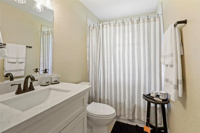 307 Avenue G, Brazoria, TX 77422