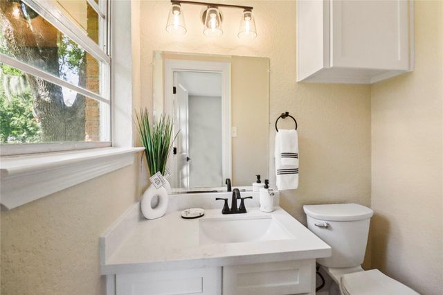 307 Avenue G, Brazoria, TX 77422