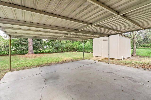 307 Avenue G, Brazoria, TX 77422