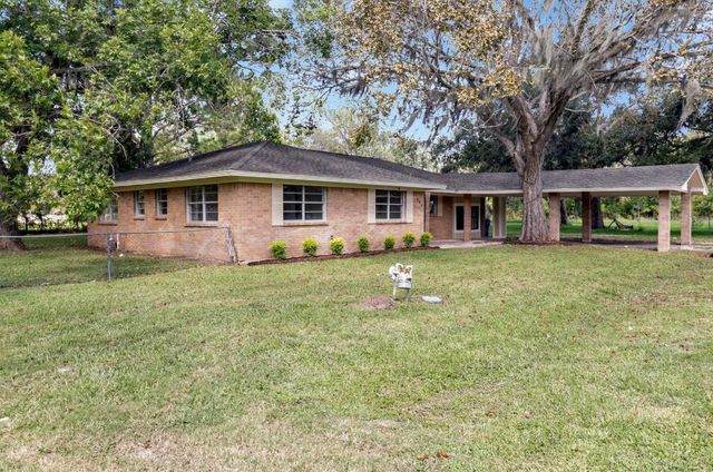 307 Avenue G, Brazoria, TX 77422