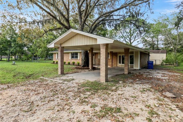 307 Avenue G, Brazoria, TX 77422