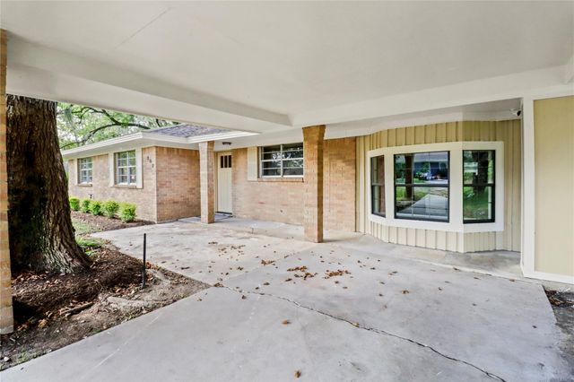 307 Avenue G, Brazoria, TX 77422