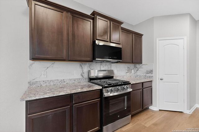 3127 Jackson Summit, Converse, TX 78109