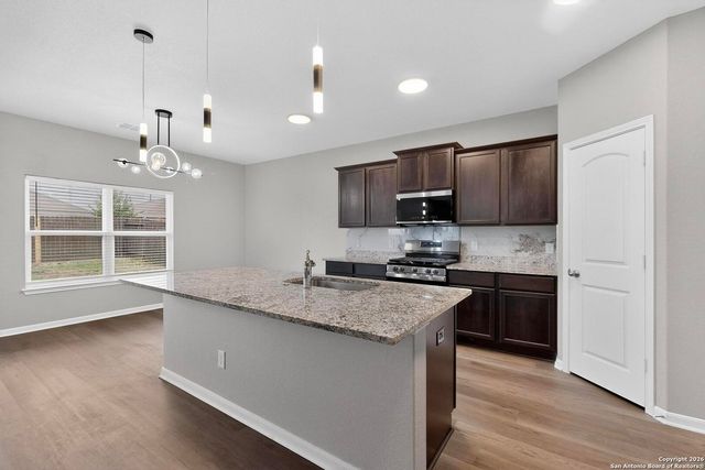 3127 Jackson Summit, Converse, TX 78109