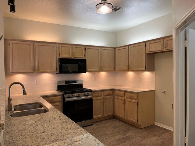 813 Black Locust DR, Pflugerville, TX 78660