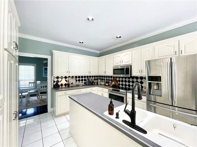 306 Hutchinson Farms Road, Griffin, GA 30224