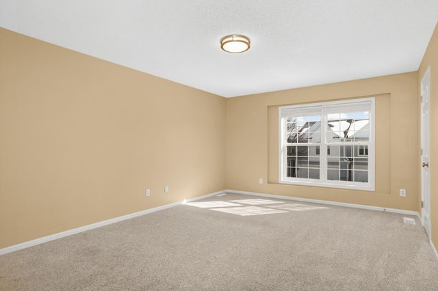 2209 St Johns Place, Woodbury, MN 55129