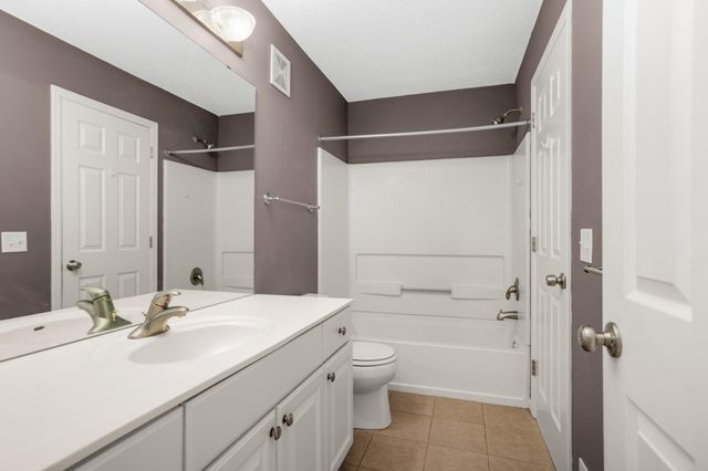 2209 St Johns Place, Woodbury, MN 55129