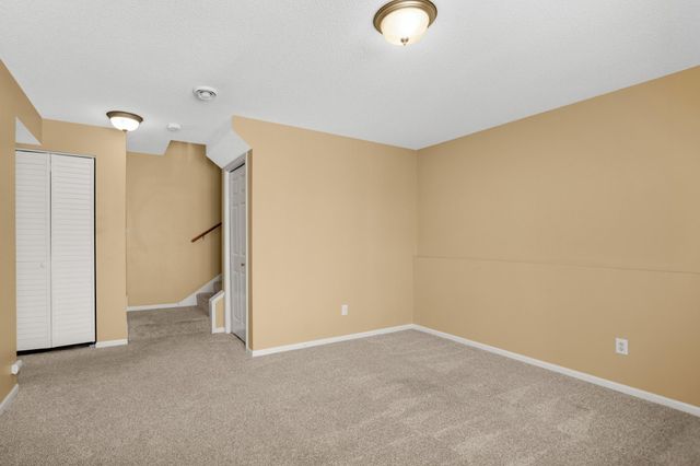 2209 St Johns Place, Woodbury, MN 55129