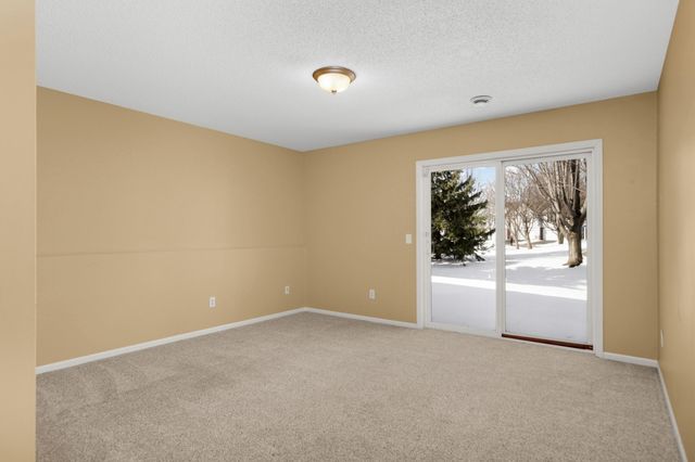 2209 St Johns Place, Woodbury, MN 55129