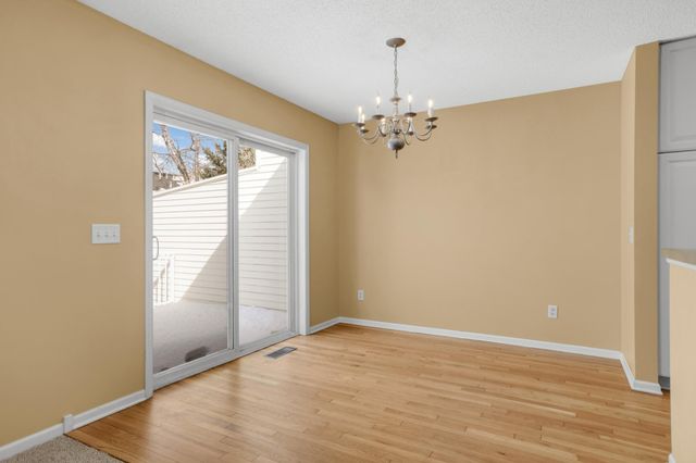 2209 St Johns Place, Woodbury, MN 55129