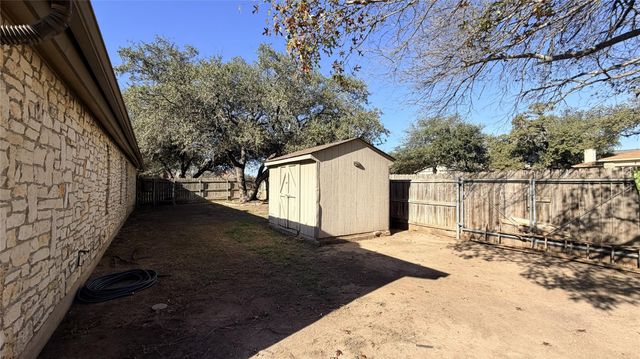 11513 Kempwood DR, Austin, TX 78750