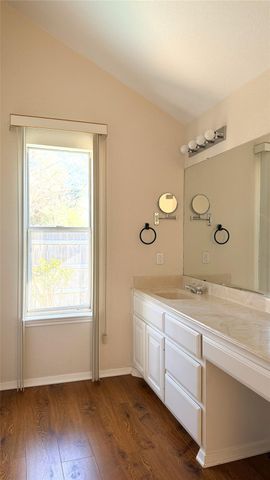 11513 Kempwood DR, Austin, TX 78750