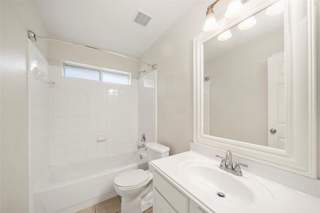 22 Heron Hollow Court, The Woodlands, TX 77382