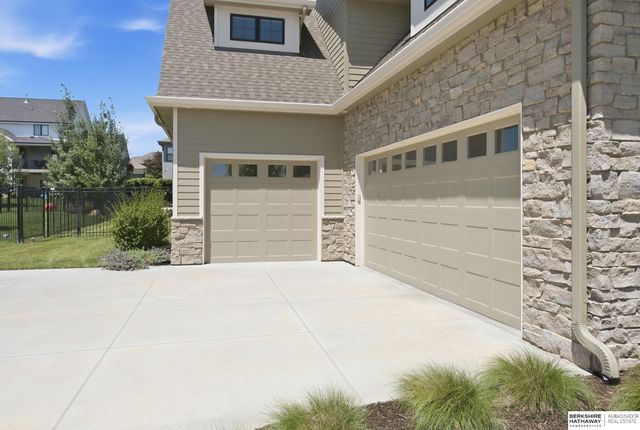 2110 S 210th Street, Omaha, NE 68022