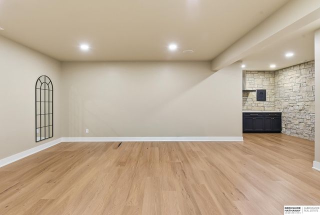 2110 S 210th Street, Omaha, NE 68022