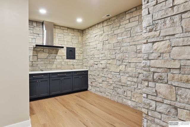 2110 S 210th Street, Omaha, NE 68022