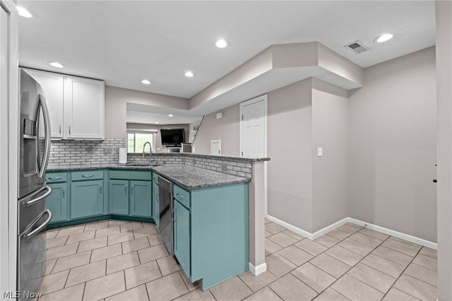 6755 Quarrystone Lane, Middleburg Heights, OH 44130