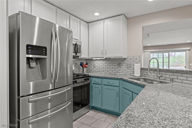 6755 Quarrystone Lane, Middleburg Heights, OH 44130