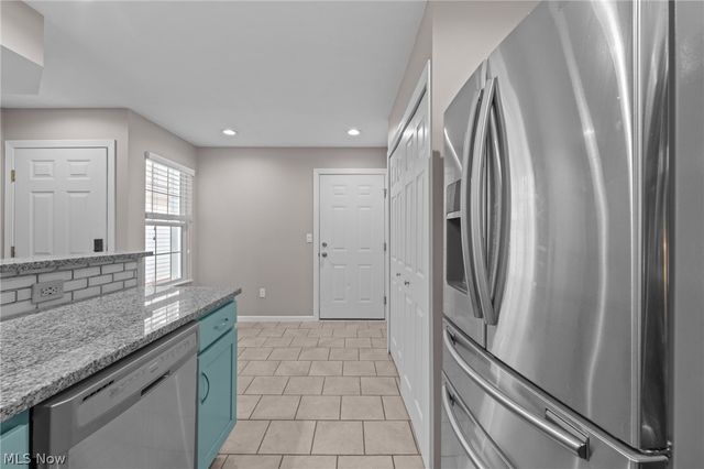 6755 Quarrystone Lane, Middleburg Heights, OH 44130