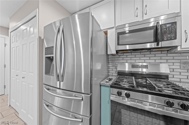 6755 Quarrystone Lane, Middleburg Heights, OH 44130