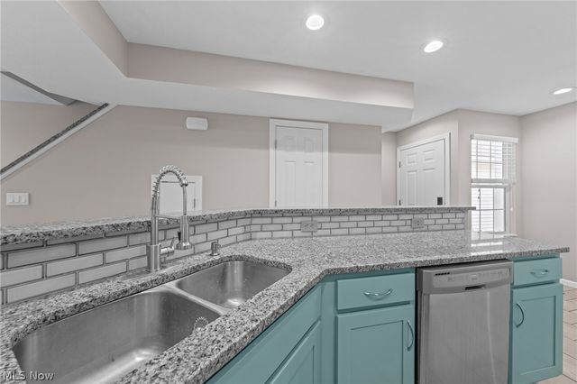 6755 Quarrystone Lane, Middleburg Heights, OH 44130