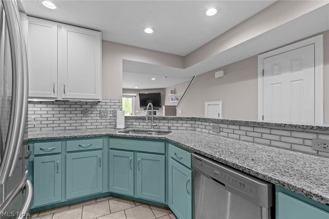 6755 Quarrystone Lane, Middleburg Heights, OH 44130