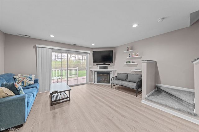 6755 Quarrystone Lane, Middleburg Heights, OH 44130