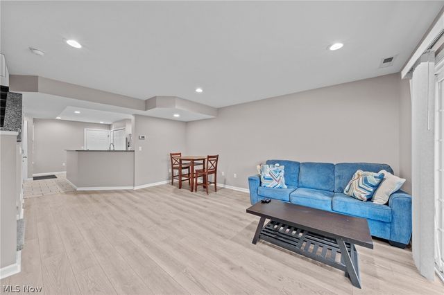 6755 Quarrystone Lane, Middleburg Heights, OH 44130