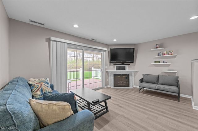 6755 Quarrystone Lane, Middleburg Heights, OH 44130