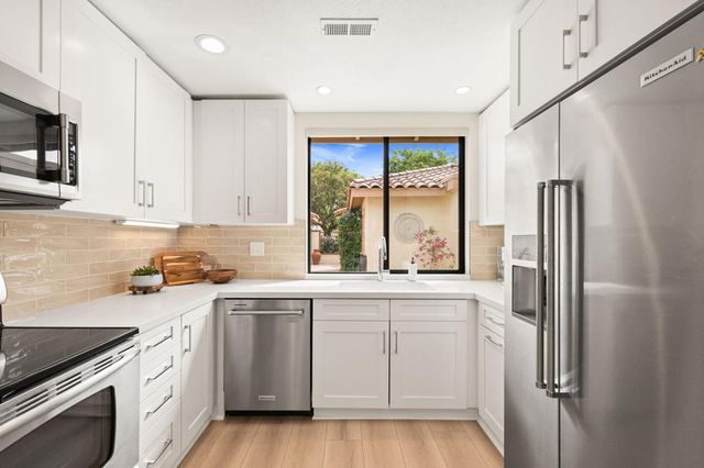 271 Tolosa Circle, Palm Desert, CA 92260