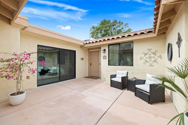 271 Tolosa Circle, Palm Desert, CA 92260