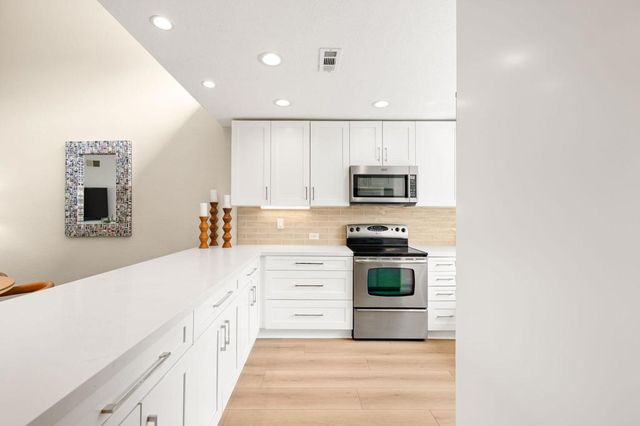 271 Tolosa Circle, Palm Desert, CA 92260