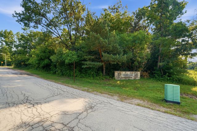 1365 Gordon Lane, Lemont, IL 60439
