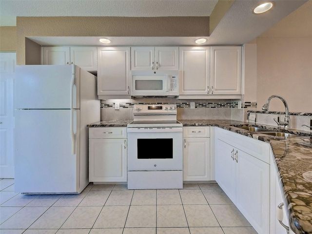 5725 GREENWOOD AVENUE 7104, North Port, FL 34287