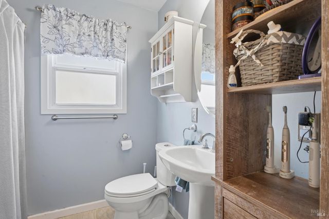 187 Magnolia St, Ukiah, CA 95482