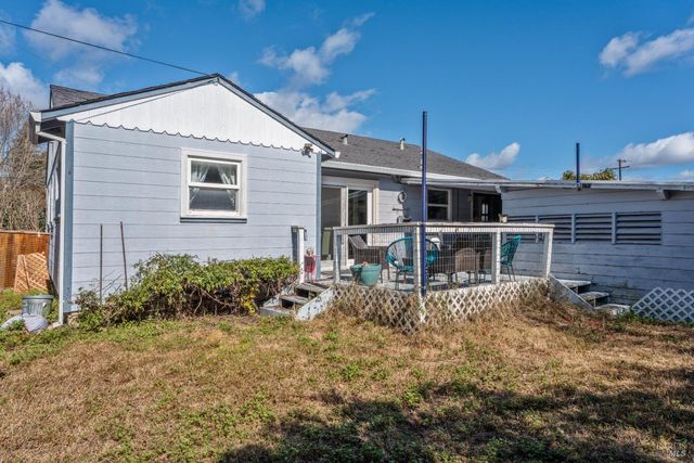 187 Magnolia St, Ukiah, CA 95482