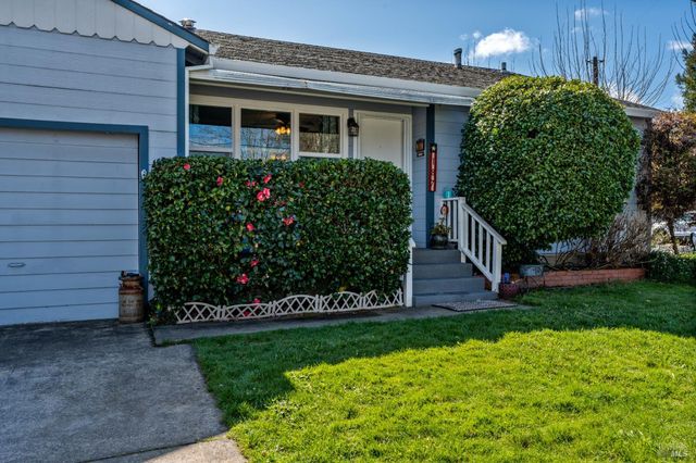 187 Magnolia St, Ukiah, CA 95482