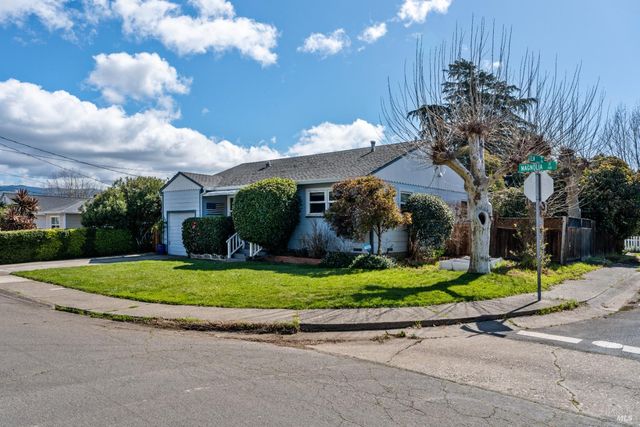 187 Magnolia St, Ukiah, CA 95482