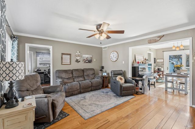 187 Magnolia St, Ukiah, CA 95482