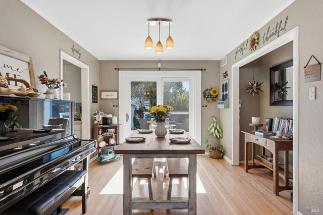 187 Magnolia St, Ukiah, CA 95482