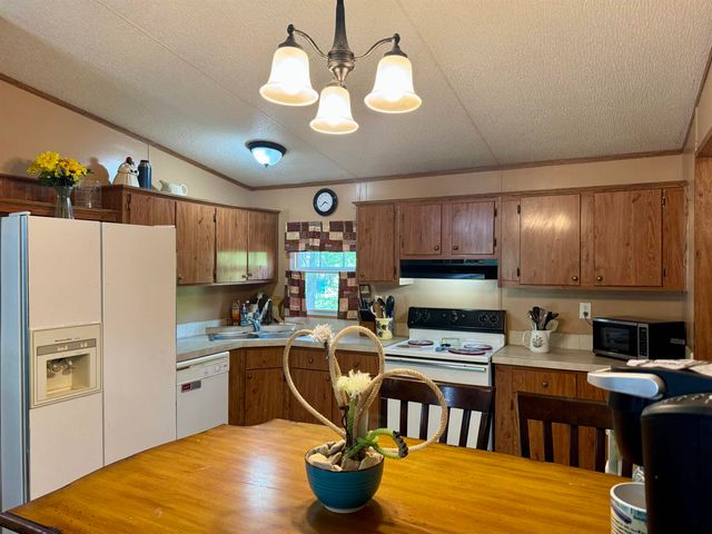 7560 Forest Hill, Frankston, TX 75763