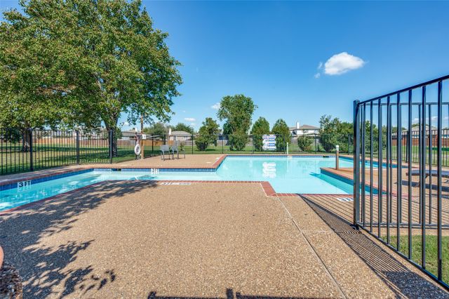 148 Cobblestone Row, Denton, TX 76207