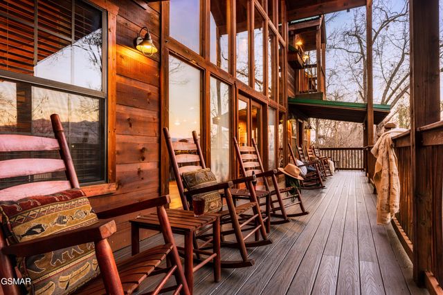 1167 Upper Alpine Way, Gatlinburg, TN 37738