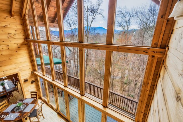 1167 Upper Alpine Way, Gatlinburg, TN 37738