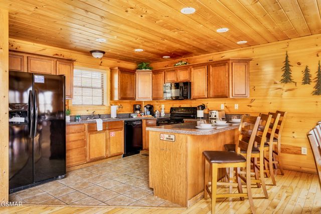 1167 Upper Alpine Way, Gatlinburg, TN 37738