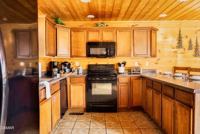 1167 Upper Alpine Way, Gatlinburg, TN 37738